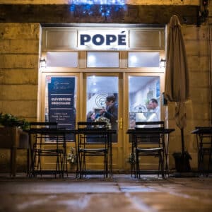 Façade Popé coffe shop Tours